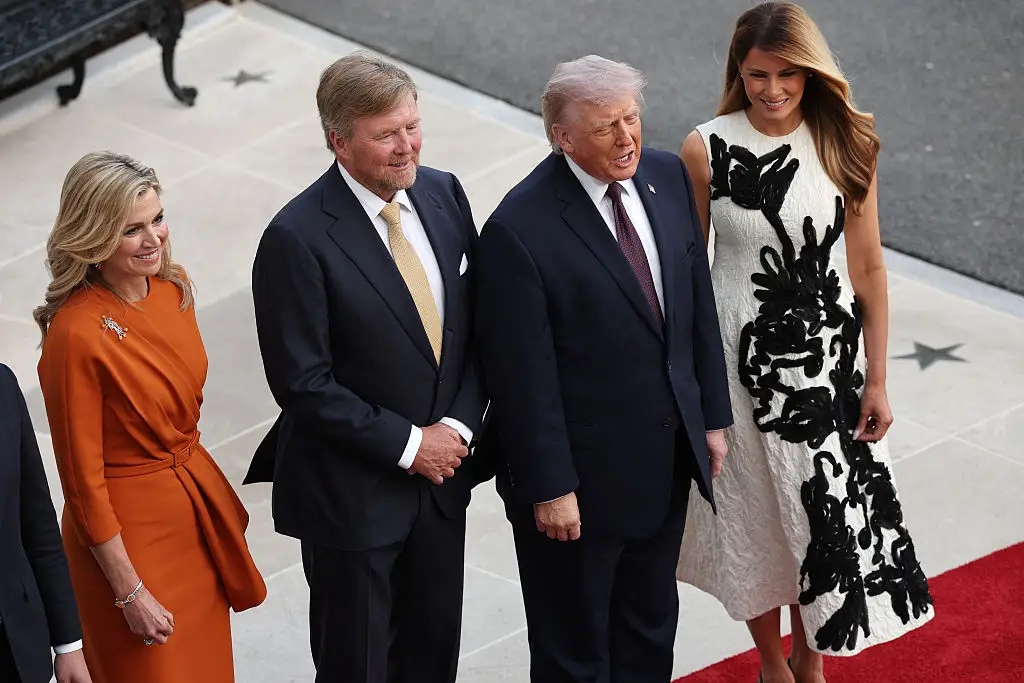Melania Trump and Donald Trump greet King Willem-Alexander and Queen Màxima of the Netherlands.