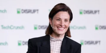 A top Netflix exec explains the streamer’s plan to conquer your phone