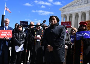 Immigrants who care for seniors under threat in Trump court fight, nursing homes say