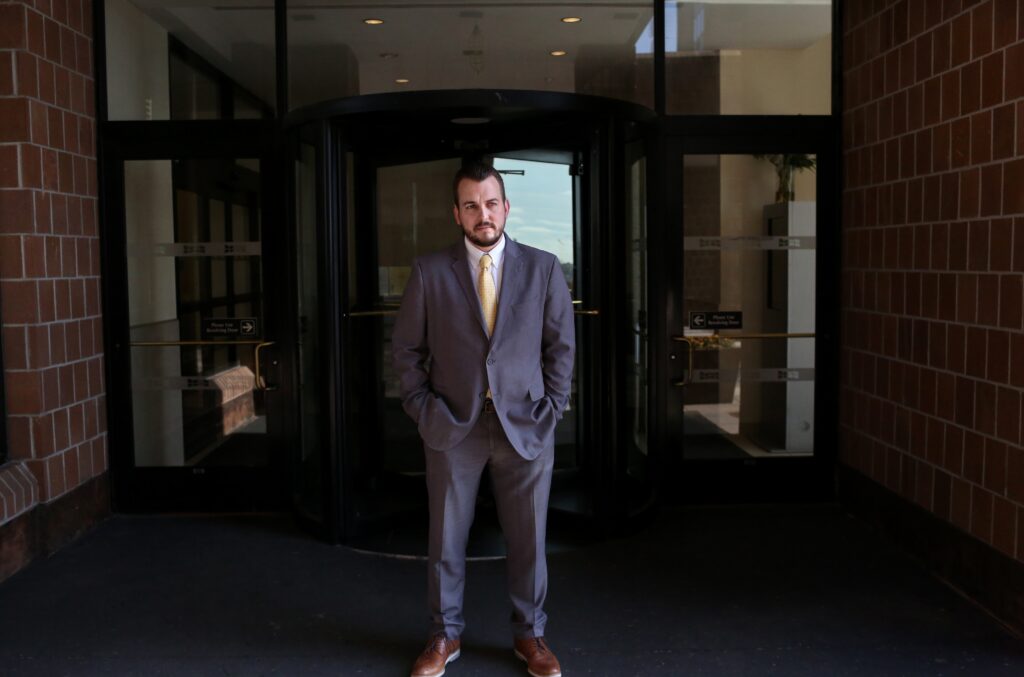 As New Yorkers splurge, their doormen struggle
