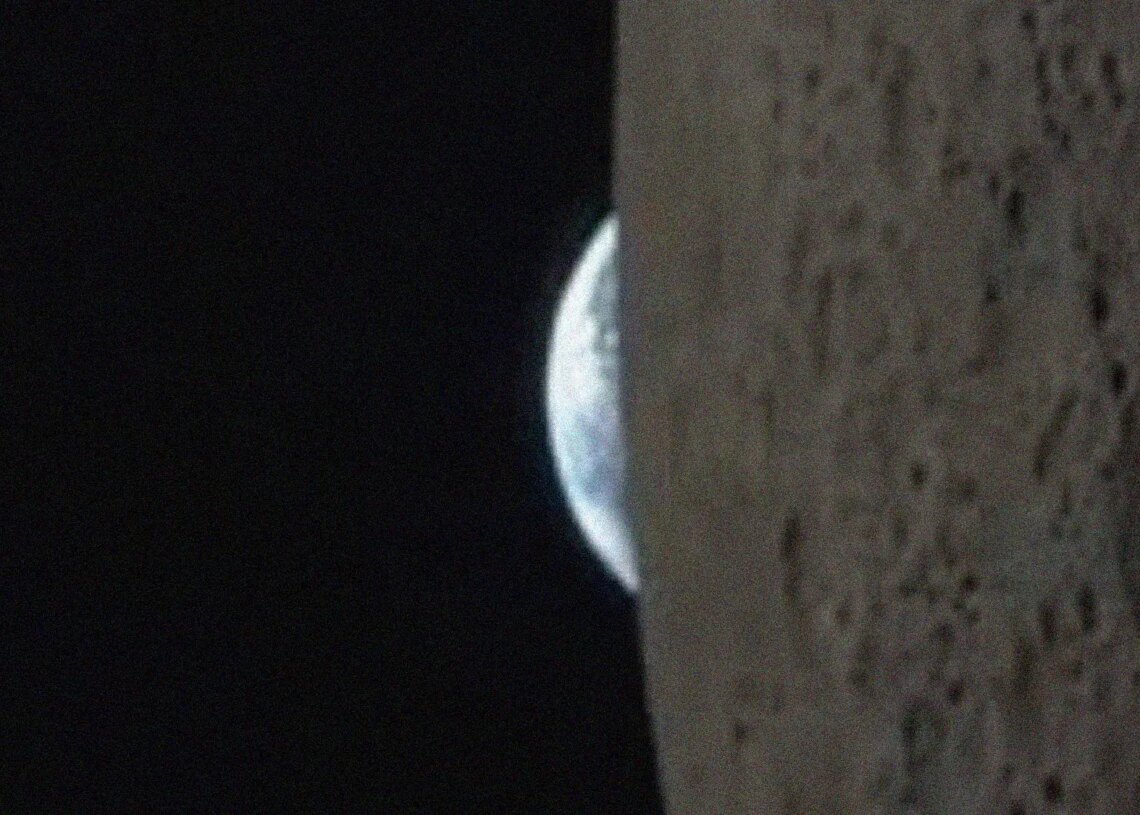 An Astronaut Filmed an ‘Earthset’ With His Phone, Proving Humans Really Did Go to Space