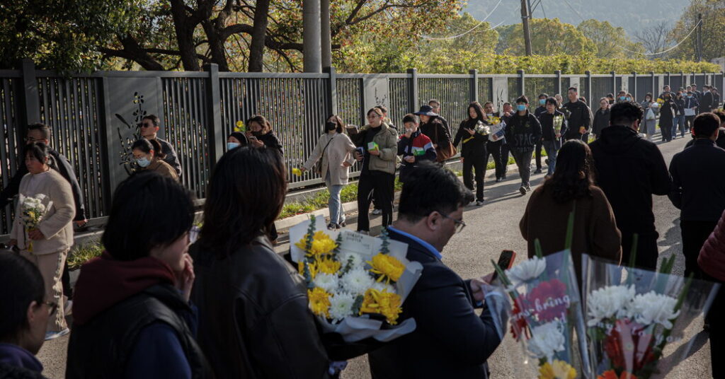 China Mourned an Education Influencer. The Grief Was a Quiet Revolt.