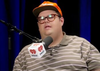 Caleb Hearon Says He Knew ‘SNL’ Would Reject Him After Bowen Yang’s Success: ‘They’re Not Going to Put 2 Gay Guys On’