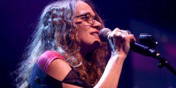 Six Years Ago, Fiona Apple Released DIY Grammy-Winning Album Featuring a Dead Dog’s Bones As an Instrument