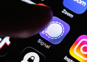 Your Phone Notifications Reveal More Than You Realize. Here’s How to Lock Them Down