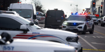 D.C. police lieutenant charged with seeking to have sex with a minor