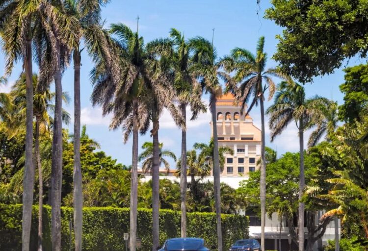 For wealthy buyers, Mar-a-Lago’s security perimeter is Palm Beach’s hottest amenity
