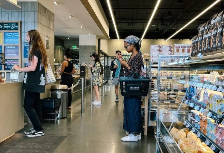 Americans hate the economy so much, they’re buying $22 smoothies