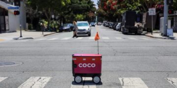 Exclusive: Your delivery robot will now offer the blind real-time, on-the-ground eyes around sidewalk hazards