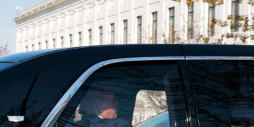 Supreme Court Justices Express Skepticism of Trump’s Birthright Citizenship Challenge