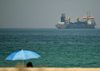 Attacks and ship seizures in Strait of Hormuz imperil talks to end Iran war