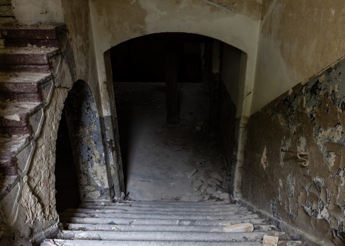 ‘Haunted’ Houses Give Off Literal Bad Vibes, Scientists Say