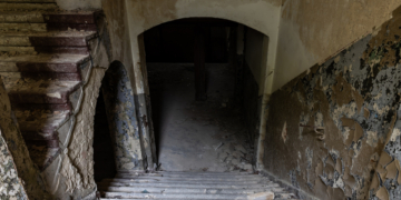 ‘Haunted’ Houses Give Off Literal Bad Vibes, Scientists Say