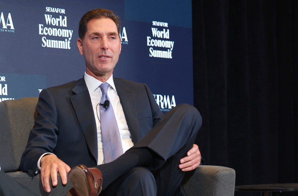 Washington’s most powerful drug industry lobbyist is stepping down