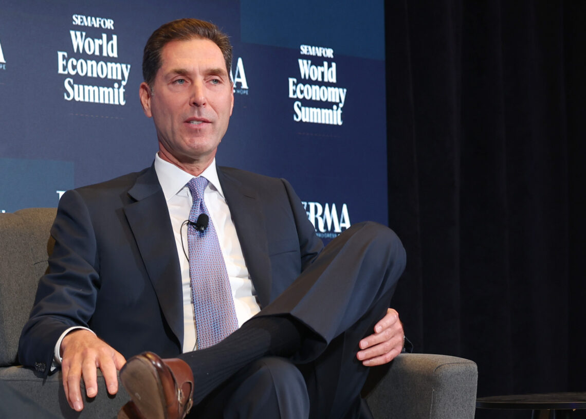 Trump has battled the drug industry. Now its top lobbyist is leaving.