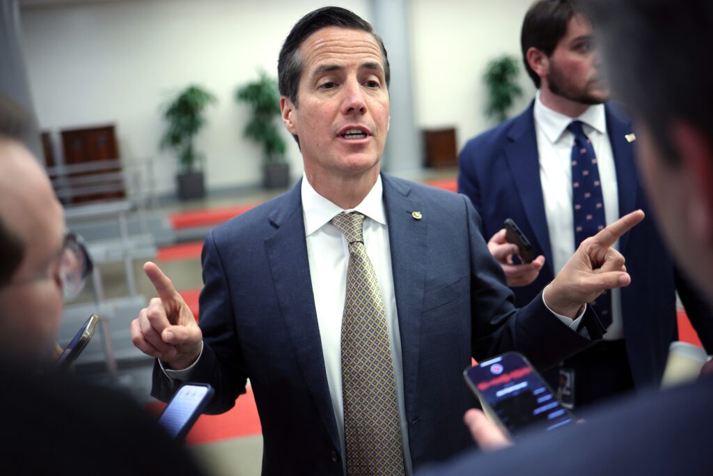 Senators ban themselves from participating in prediction markets