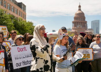In Texas, a state hearing on social studies becomes a clash of religions