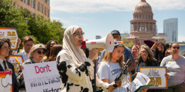 In Texas, a state hearing on social studies becomes a clash of religions