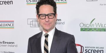 J.J. Abrams, David Fincher, Denis Villeneuve and Over 1,000 More Sign Open Letter Against Paramount-Warner Bros. Merger