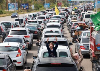 Displaced Lebanese families rush home as fragile ceasefire takes force