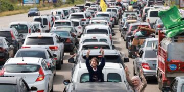 Displaced Lebanese families rush home as fragile ceasefire takes force