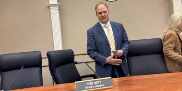 Despite guilty verdict, jury lets Virginia town leader stay in office for now