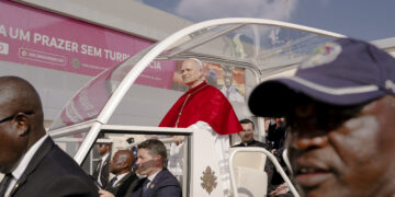 In Angola, love for an American pope but not for an American president