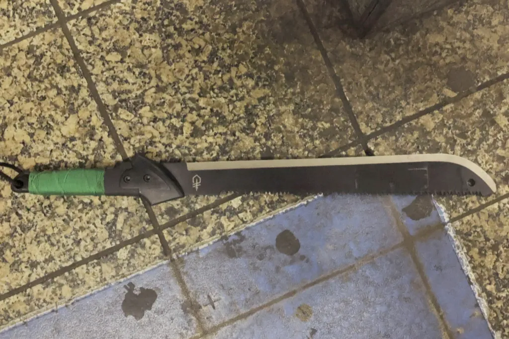 NYC Grand Central slashing machete