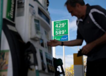 Democrats see gas prices as a potent political tool. Here’s the catch.