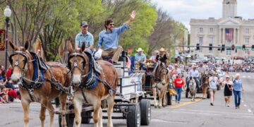 Democrats expand their fight for the House into redder territory