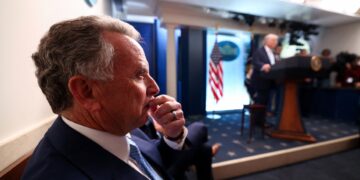 U.S., Iran prepare for peace talks with a gulf separating the two sides