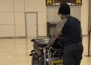 Man Banned From Airline Over Blasting Farts at 35,000 Feet