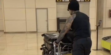 Man Banned From Airline Over Blasting Farts at 35,000 Feet