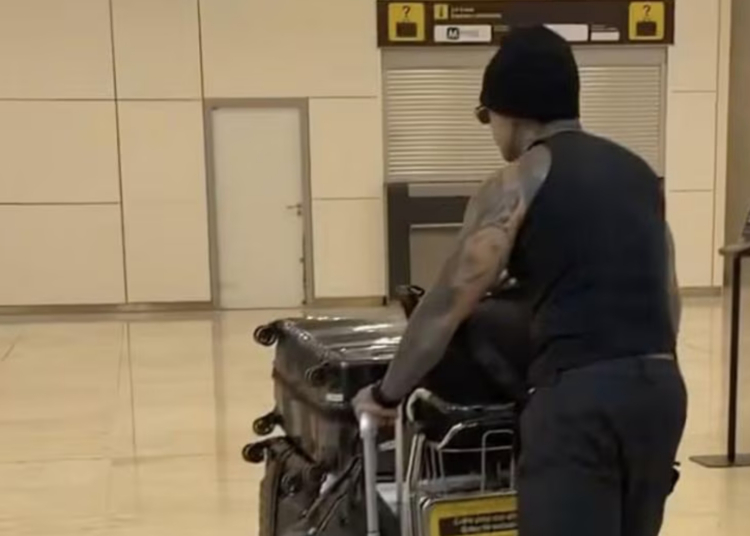 Man Banned From Airline Over Blasting Farts at 35,000 Feet