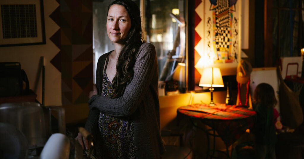 She Wanted a ‘Free Birth.’ It Put Her and Her Baby in Grave Danger.