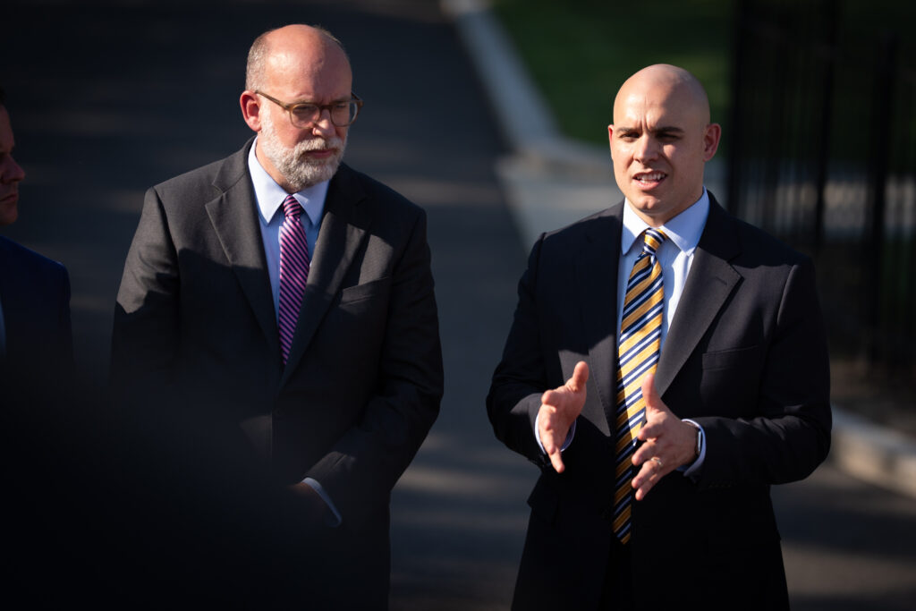 GOP strategists required to sign NDAs at meeting on midterm plans