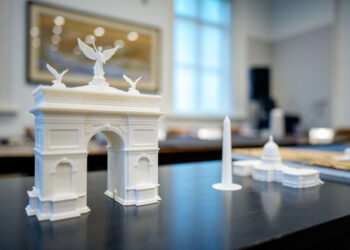 Trump’s 250-foot arch receives early design approval as public pans it