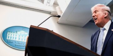 Trump threatens to jail reporters if they don’t turn over Iran source