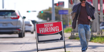 U.S. economy created 178,000 jobs in March, a strong gain for labor market