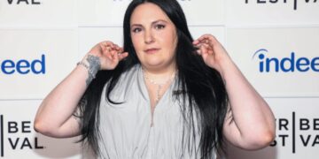 Lena Dunham’s memoir about people-pleasing sure airs a lot of grievances