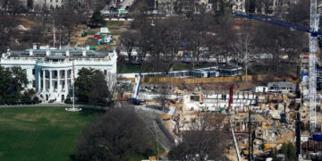 Panel led by Trump allies approves White House ballroom amid legal battle