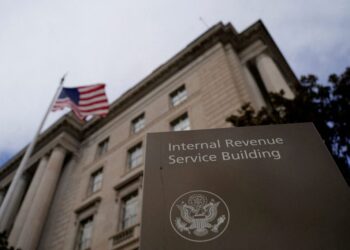 Agencies in talks with Trump, family to resolve $10B lawsuit over tax leaks