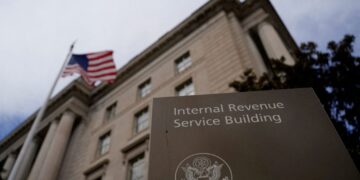 Agencies in talks with Trump, family to resolve $10B lawsuit over tax leaks