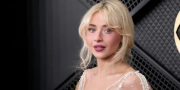 Sabrina Carpenter Sparks Controversy After Seemingly Mocking Fan’s Cultural Celebration at Coachella