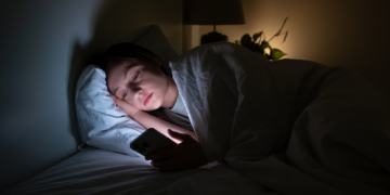 Scientists Figured Out What Endless Scrolling Is Really Doing to Your Body