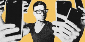 The Screen Time Maximalists Who Spend an Ungodly Amount of Time on Their Phones