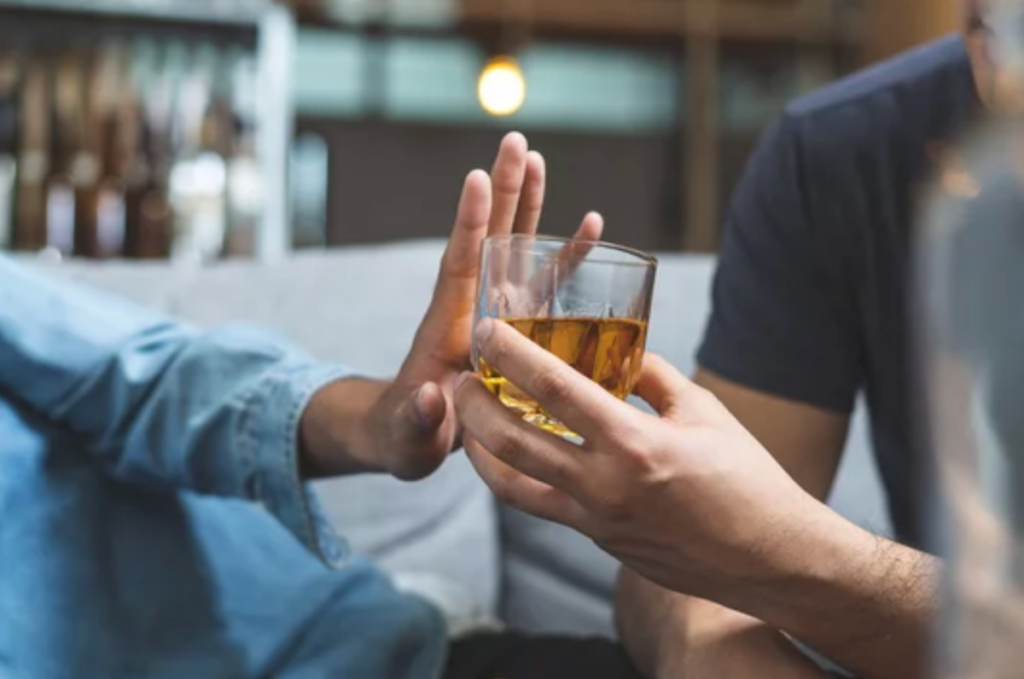 Dear Abby: My alcoholic friend won’t respect my boundaries