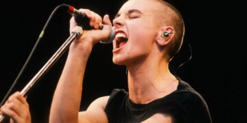 On This Day in 1990, Sinéad O’Connor Hit No. 1 With a Prince Cover 26 Years to the Day Before His Death