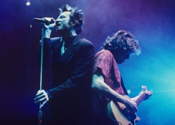 30 Years Ago, a Grammy-Winning Grunge Band Quit Touring at the Height of Their Fame Due to Singer’s Ongoing Struggles