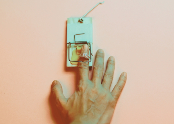 ‘Swipe Bait’ Is Ruining Your Chances of Finding Your Person